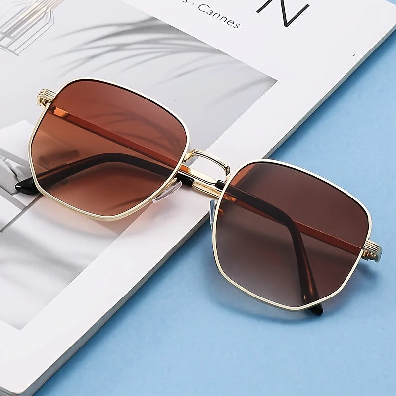 RBB European Style Fashionable Glasses – Black & Gold Borders with High-Quality Lenses (Unisex)
