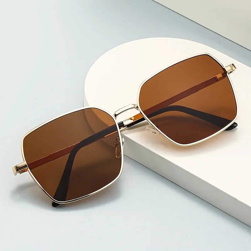 RBB European Style Fashionable Glasses – Black & Gold Borders with High-Quality Lenses (Unisex)