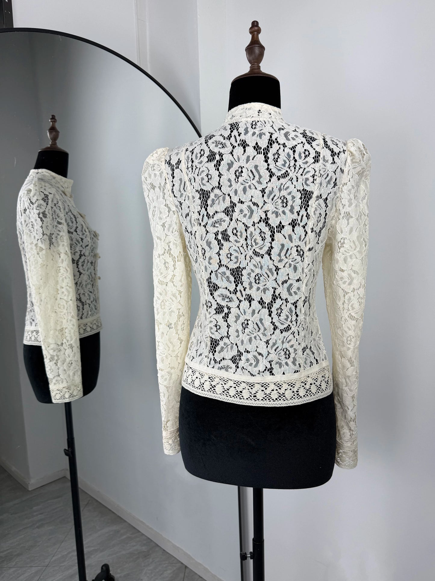 Tuularose Luxury Lace Blouse Fashion Lace Print Single Breasted Slim Shirt Vintage Elegant Party Looks Summer Women Blouse Tops