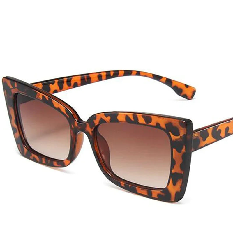 RBB Retro Square Sunglasses – Oversized Gradient Rectangle Lenses, Women’s Luxury Vintage Shades (2025 Trend)