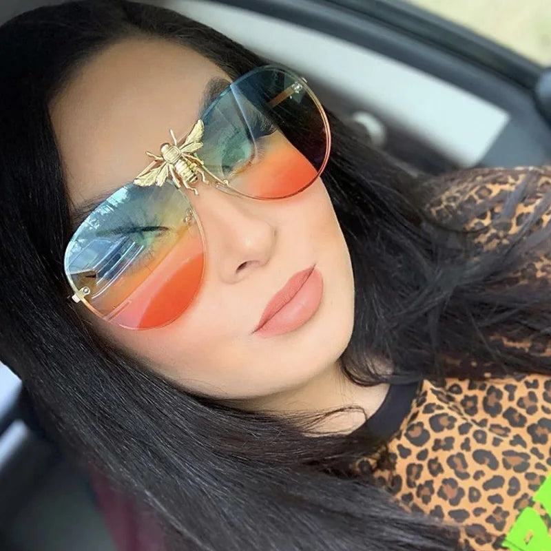 RBB Luxury Classic Bee Vintage Pilot Sunglasses — Stylish retro design with gradient, anti-reflective lenses. Unisex and UV400 protected for everyday wear.